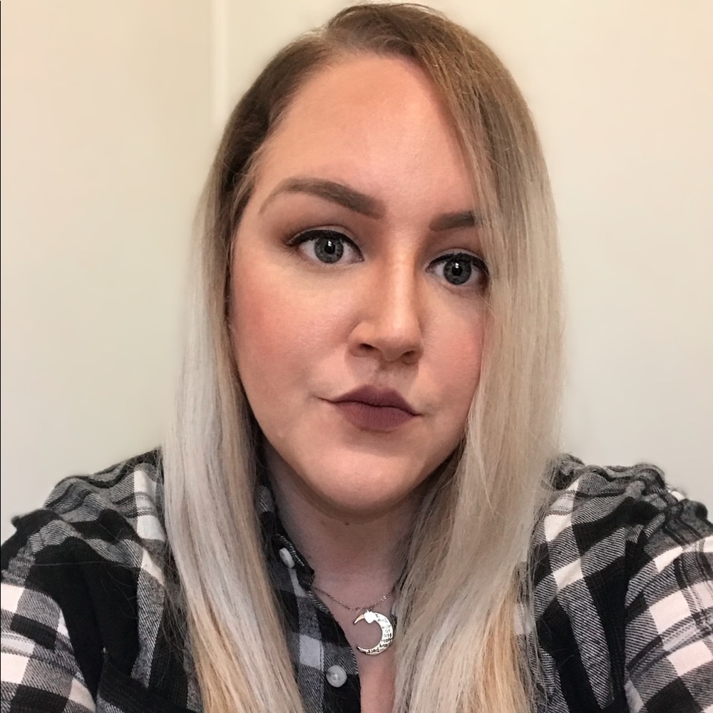 Meet your Posher, Whitney